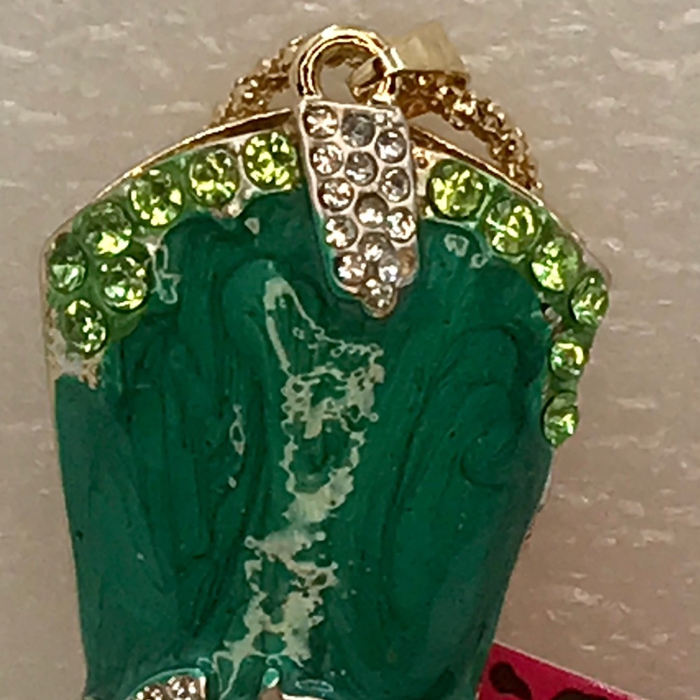 Cowboy/Cowgirl Boot Pendant.(similar to B Johnson style) - Picture 3 of 6